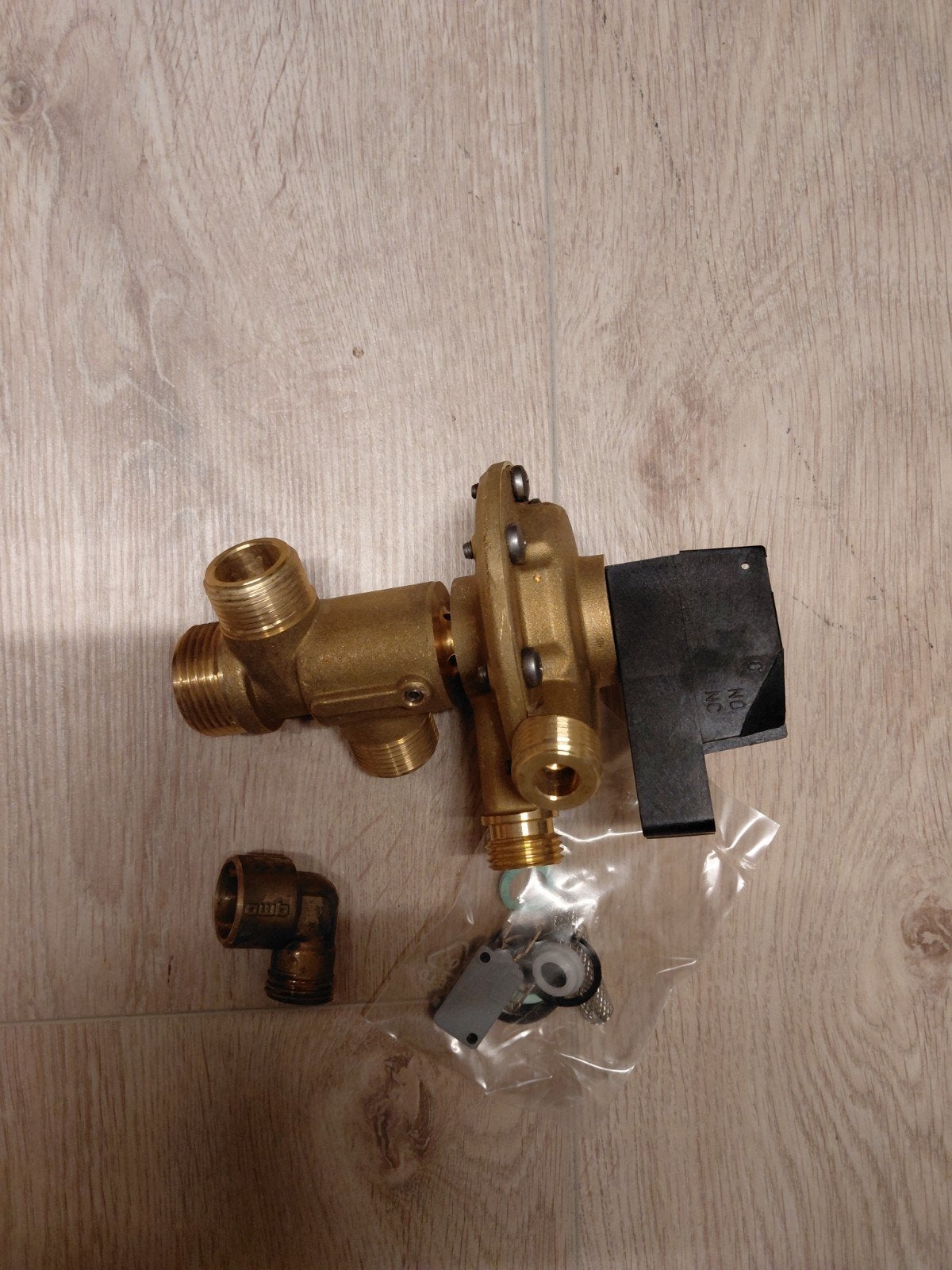 Nieuwe driewegklep AWB Thermomaster 1 V35TM A750520.20, Doe-het-zelf en Verbouw, Ophalen of Verzenden, Nieuw, Overige typen
