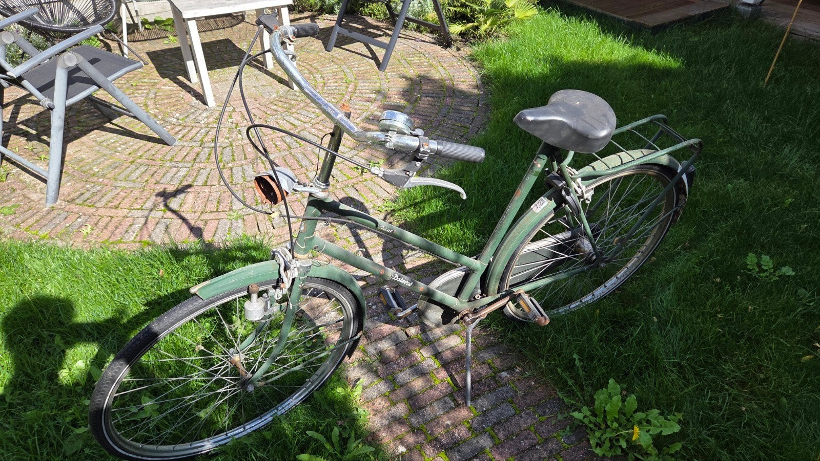 Foto 3 van Twee oude fietsen om op te knappen