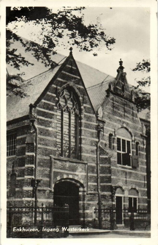 Enkhuizen, Ingang Westerkerk - ongelopen, Ophalen of Verzenden, 1940 tot 1960, Ongelopen, Noord-Holland