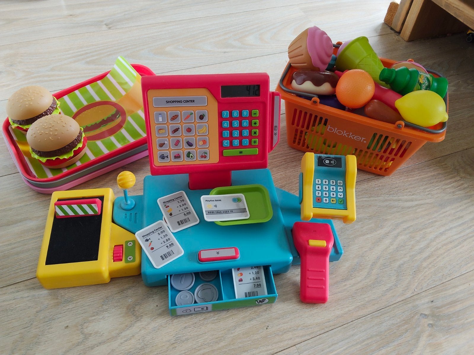 Speelgoed kassa met winkelmandje en toebehoren, Ophalen, Gebruikt, Kunststof, Speelkeuken-accessoire