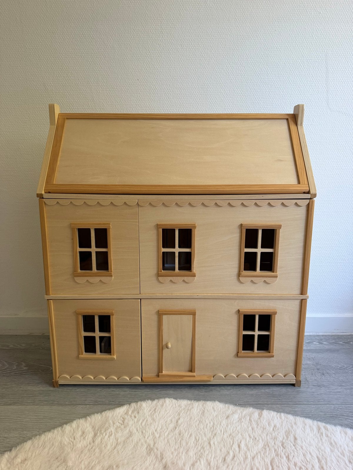 Petite Amélie Klassiek Houten Poppenhuis, Ophalen, Zo goed als nieuw, Poppenhuis