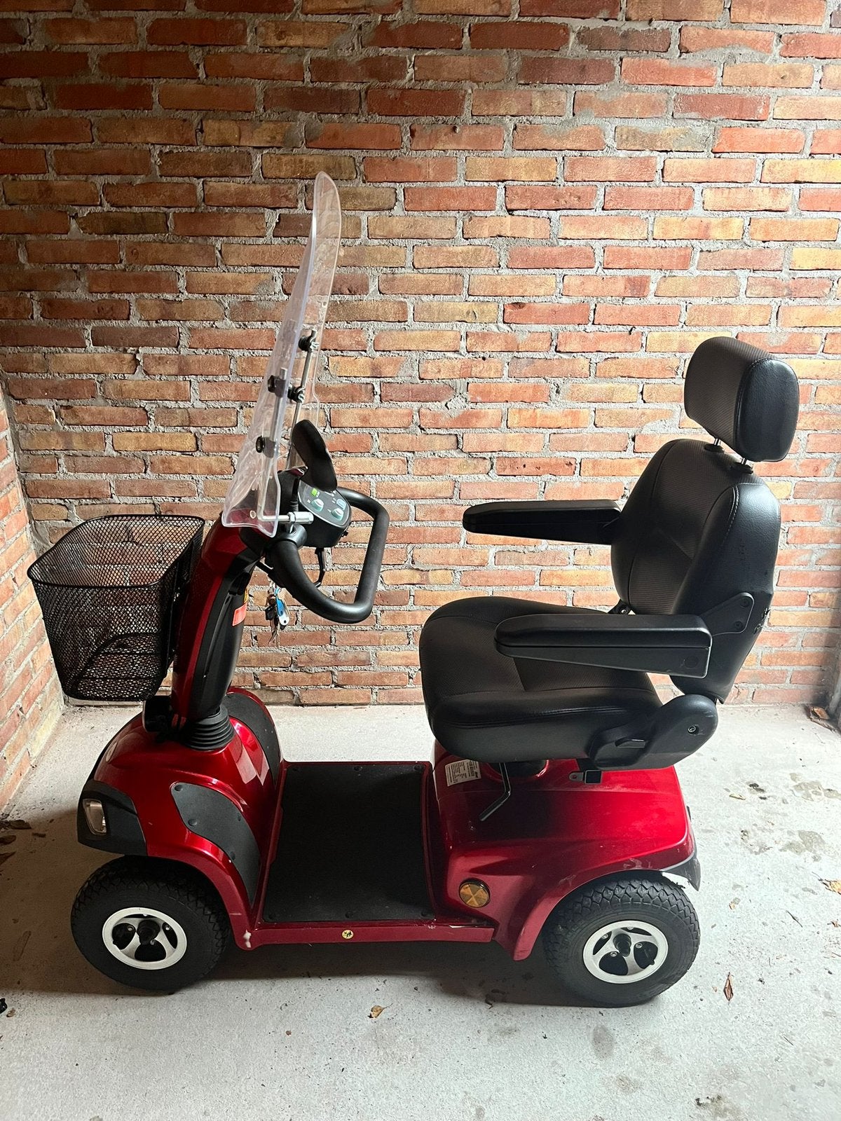Rode scootmobiel STD4, Ophalen, Zo goed als nieuw, 46 km of meer, 16 km/u of meer