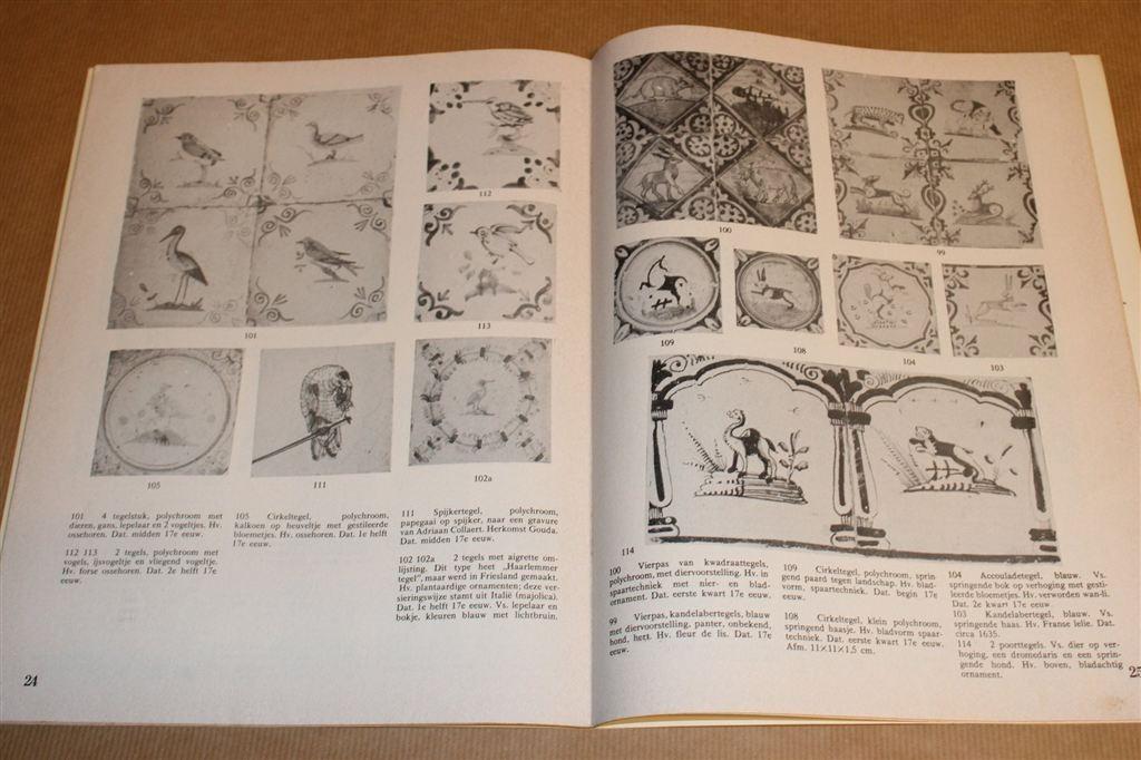 Een Huis vol Tegels — Tentoonstelling Wandtegels [1973], Boeken, Ophalen of Verzenden, Gelezen
