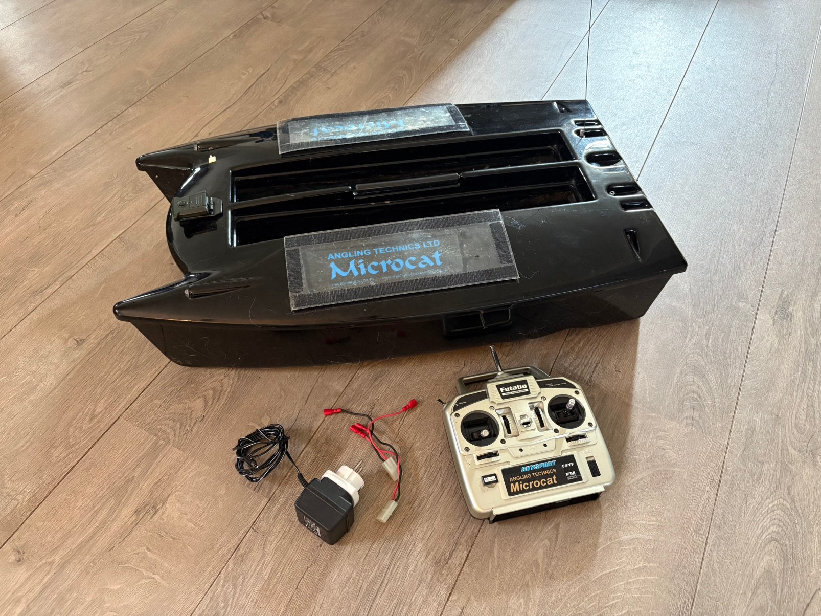 Microcat voerboot zonder accu’s., Watersport en Boten, Hengelsport | Karpervissen, Ophalen of Verzenden, Gebruikt, Overige typen
