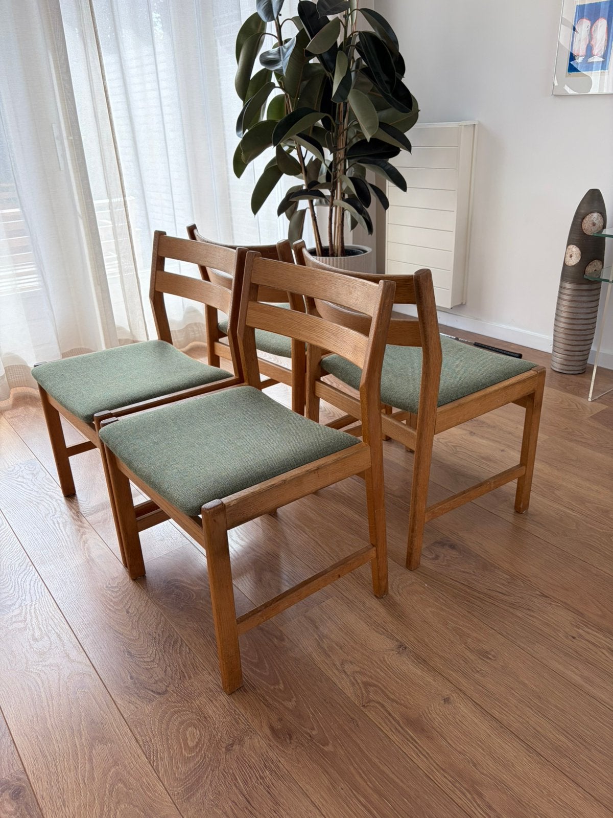 KP Mobler stoelen set - Deens Design, Huis en Inrichting, Ophalen, Zo goed als nieuw, Bruin, Eén