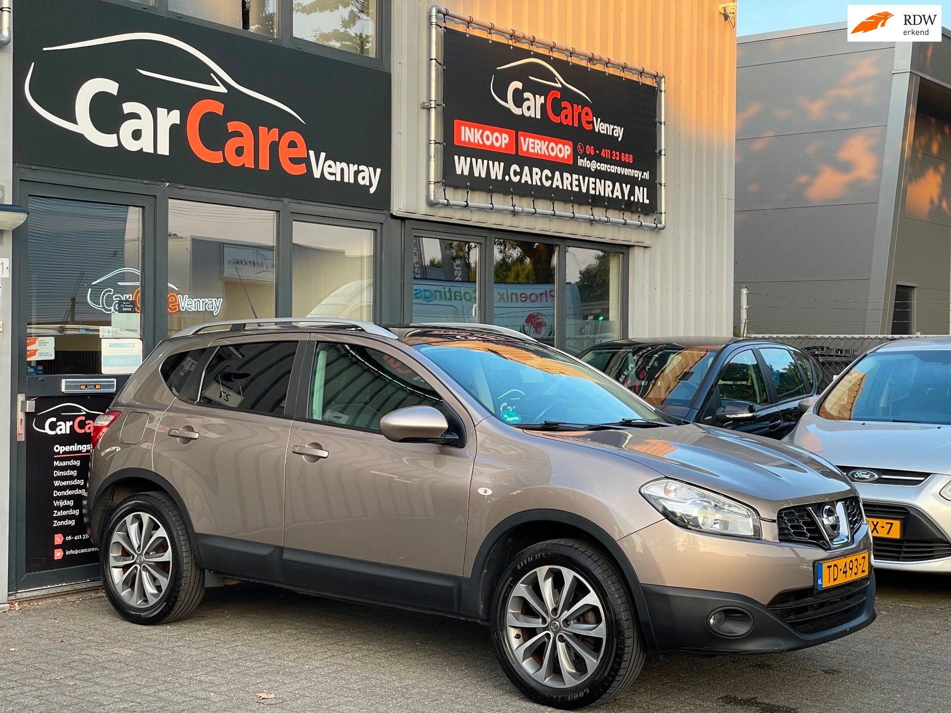 Nissan Qashqai 2.0 Acenta APK05-2027 AIRCO AUTOMAAT NAVIGATI, Stof, Zwart, 4 cilinders, Bruin