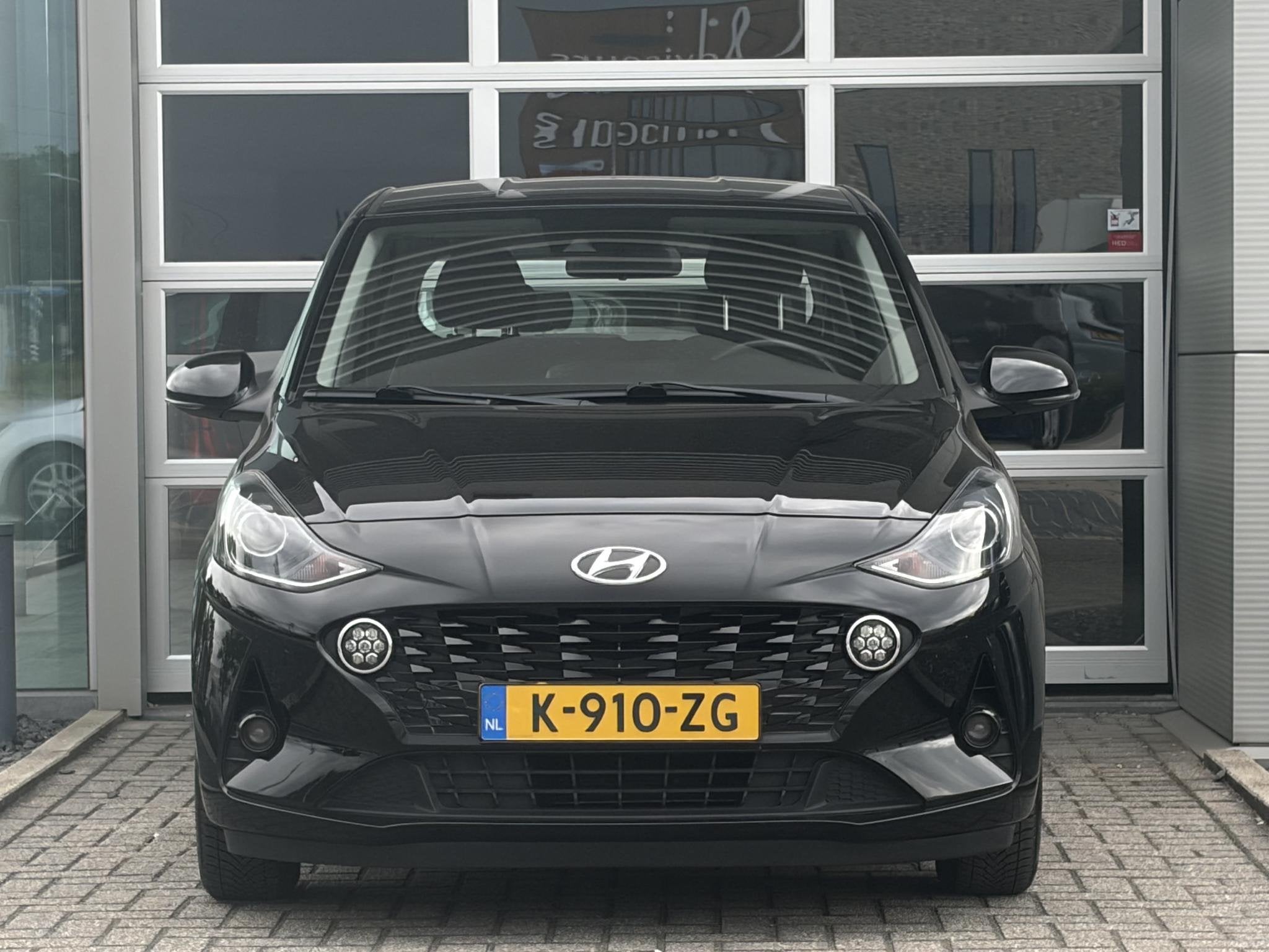 Hyundai i10 1.0 Premium | Achteruitrijkcamera | Airco | Navi, Voorwielaandrijving, Gebruikt, 899 kg, 4 stoelen