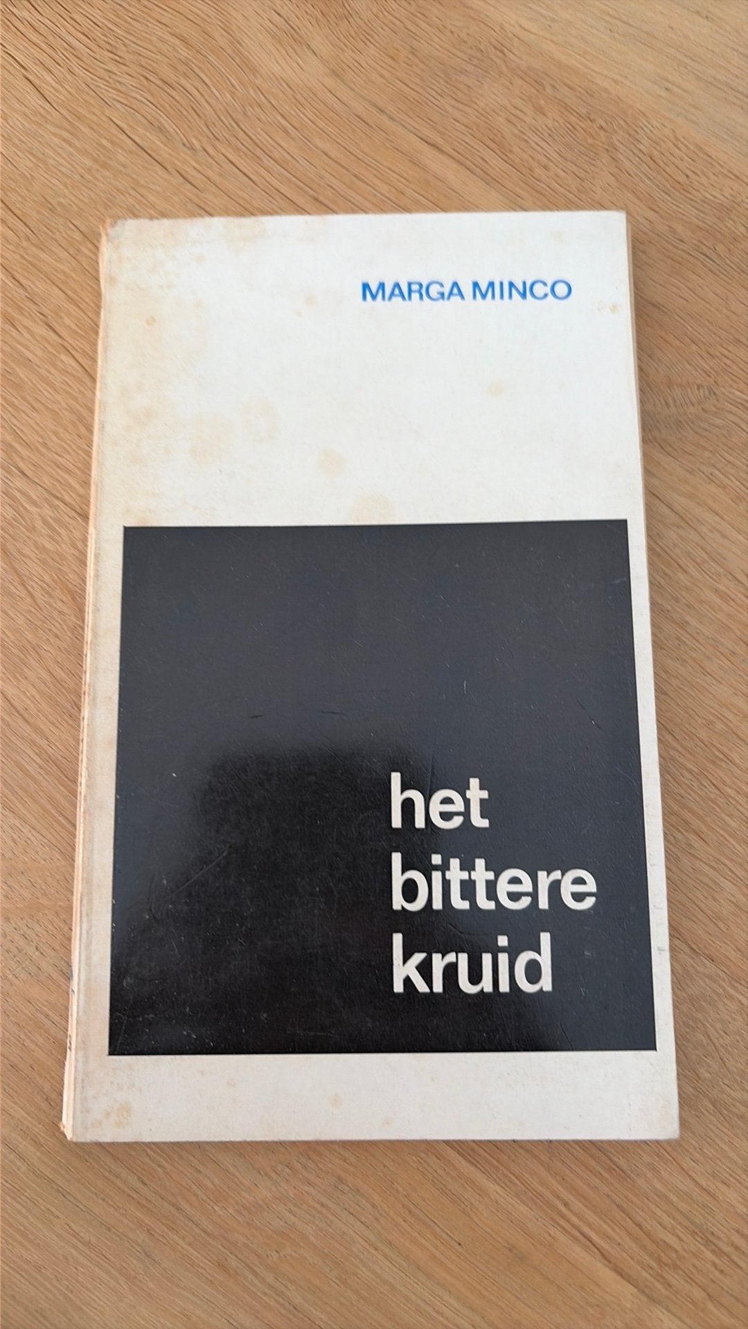 Het Bittere Kruid - Marga Minco, Boeken, Literatuur, Ophalen of Verzenden, Gelezen, Nederland