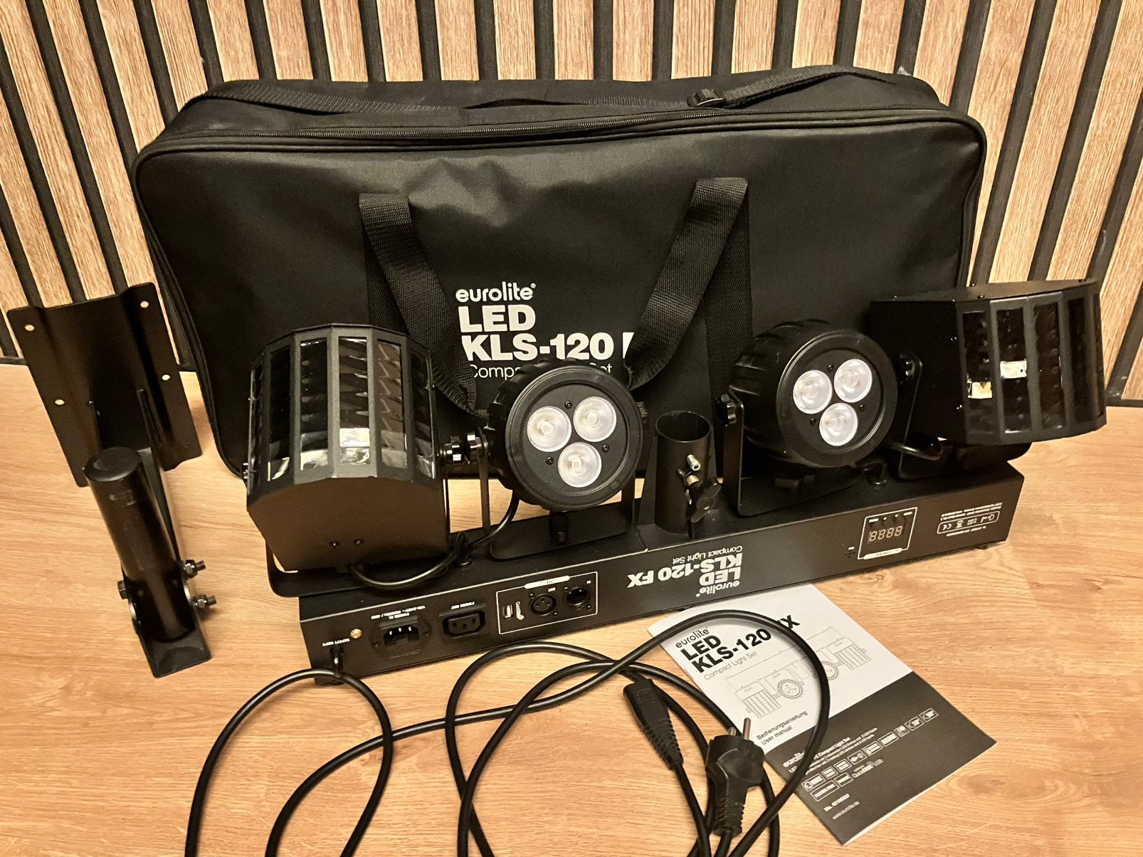 Eurolite KLS-120 FX Compact Light Set + Wall mount, Muziek en Instrumenten, Licht en Laser, Ophalen of Verzenden, Zo goed als nieuw
