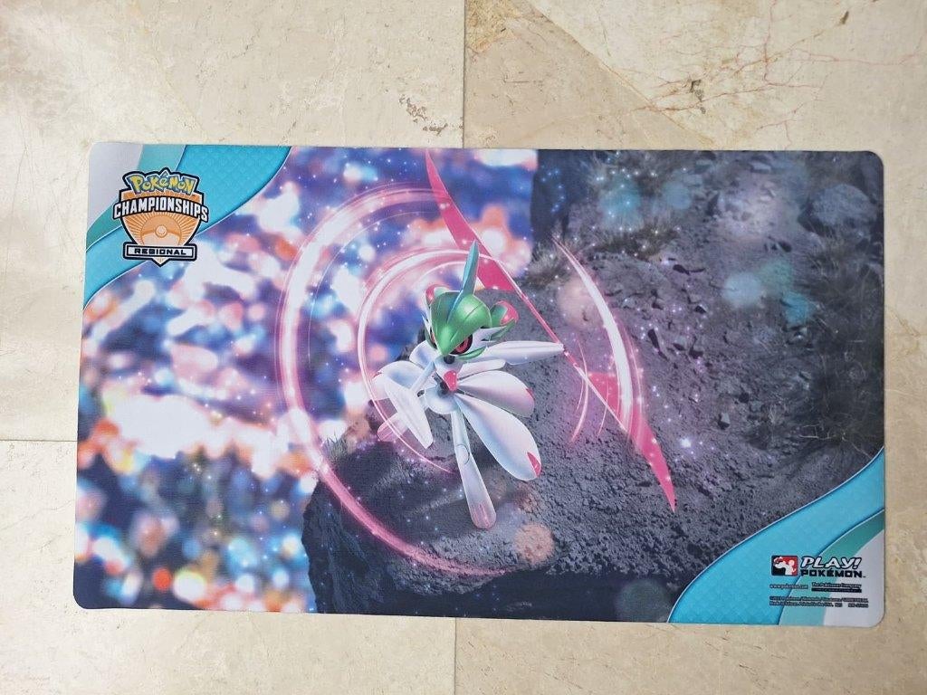 Iron Valiant - Pokémon TCG regional playmat, Ophalen of Verzenden, Nieuw, Overige typen