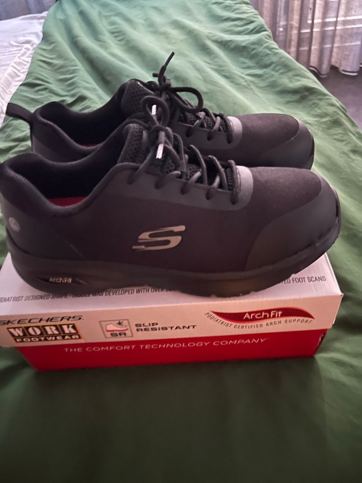 Skechers Work Arch Fit antislip werkschoenen maat 44, Kleding | Heren, Ophalen of Verzenden, Nieuw, Zwart, Werkschoenen