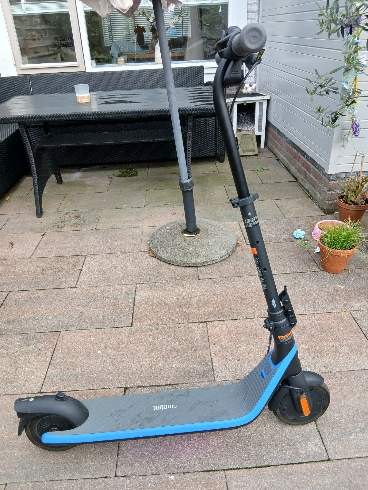 Ninebot elektrische step met verlichting (kind), Fietsen en Brommers, Ophalen of Verzenden, Zo goed als nieuw, Elektrische step (E-scooter)
