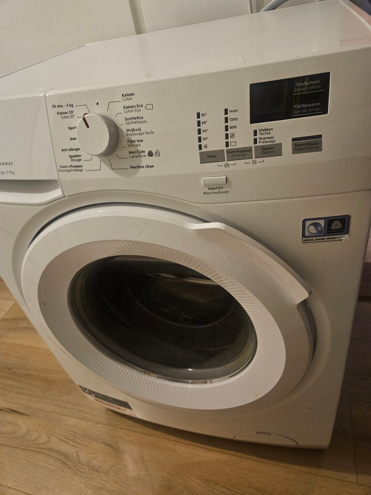 Wasmachine, kapot maar te maken, Ophalen, 1200 tot 1600 toeren, 85 tot 90 cm