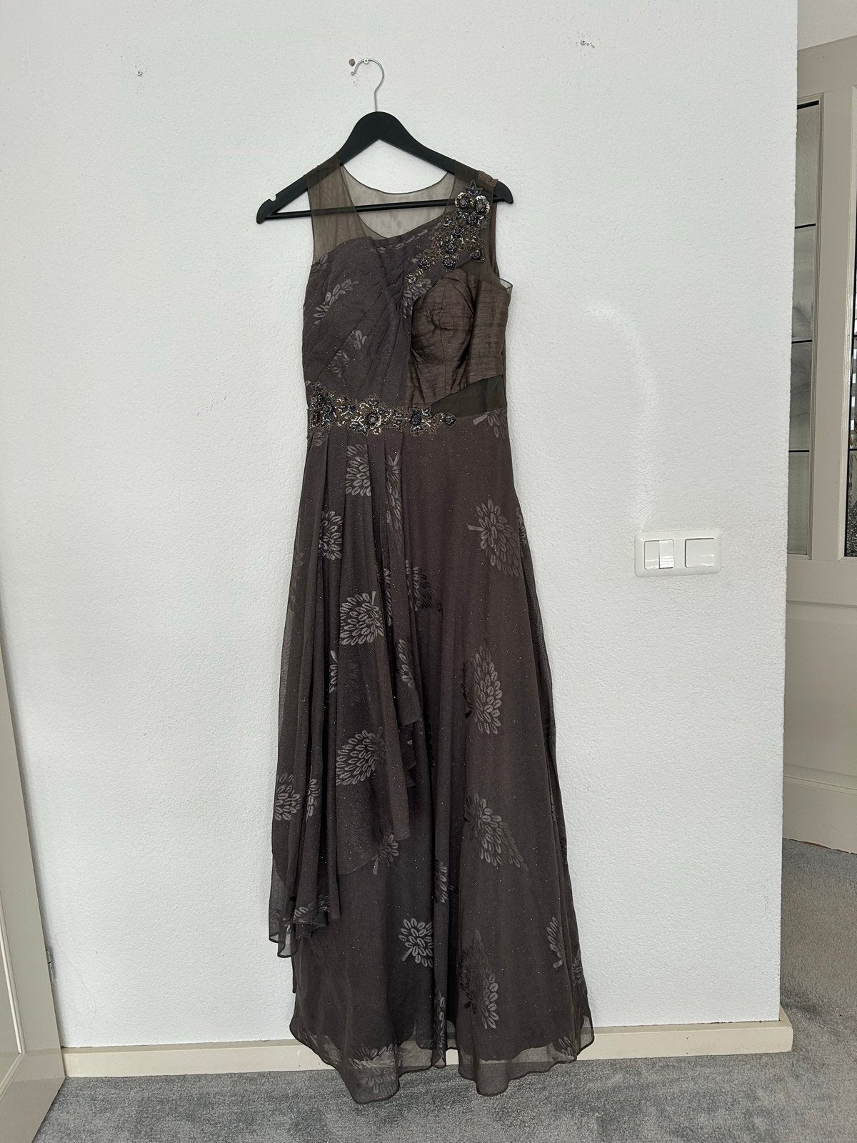 Elegante avondjurk met legging en sjaal, Kleding | Dames, Maat 38/40 (M), Ophalen of Verzenden, Zo goed als nieuw, Grijs