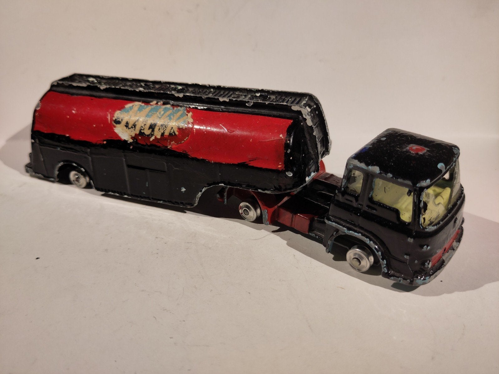 Corgi Major Toys No. 1141 Bedford TK Milk Tanker, Ophalen of Verzenden, Gebruikt, Bus of Vrachtwagen, Corgi