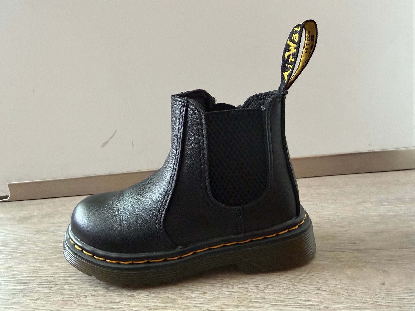 Dr. Martens Chelsea laarzen voor kinderen - maat 23, Ophalen, Zo goed als nieuw, Jongen of Meisje, Laarzen