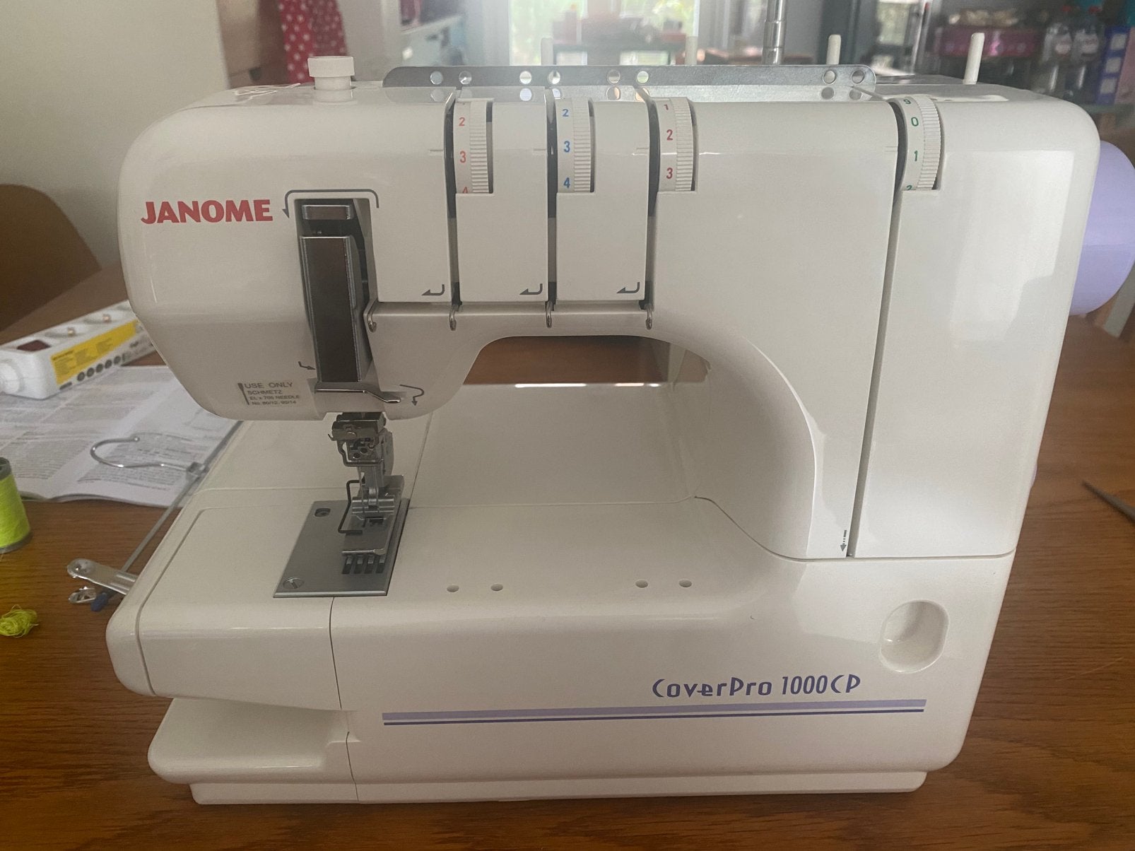 Janome CoverPro 1000CP - Coverlocker, Hobby en Vrije tijd, Ophalen, Zo goed als nieuw, Lockmachine, Janome