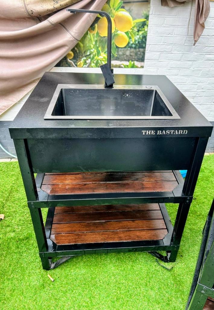 The Bastard Serious Outdoor Kitchen Sink, Ophalen, Zo goed als nieuw, The Bastard