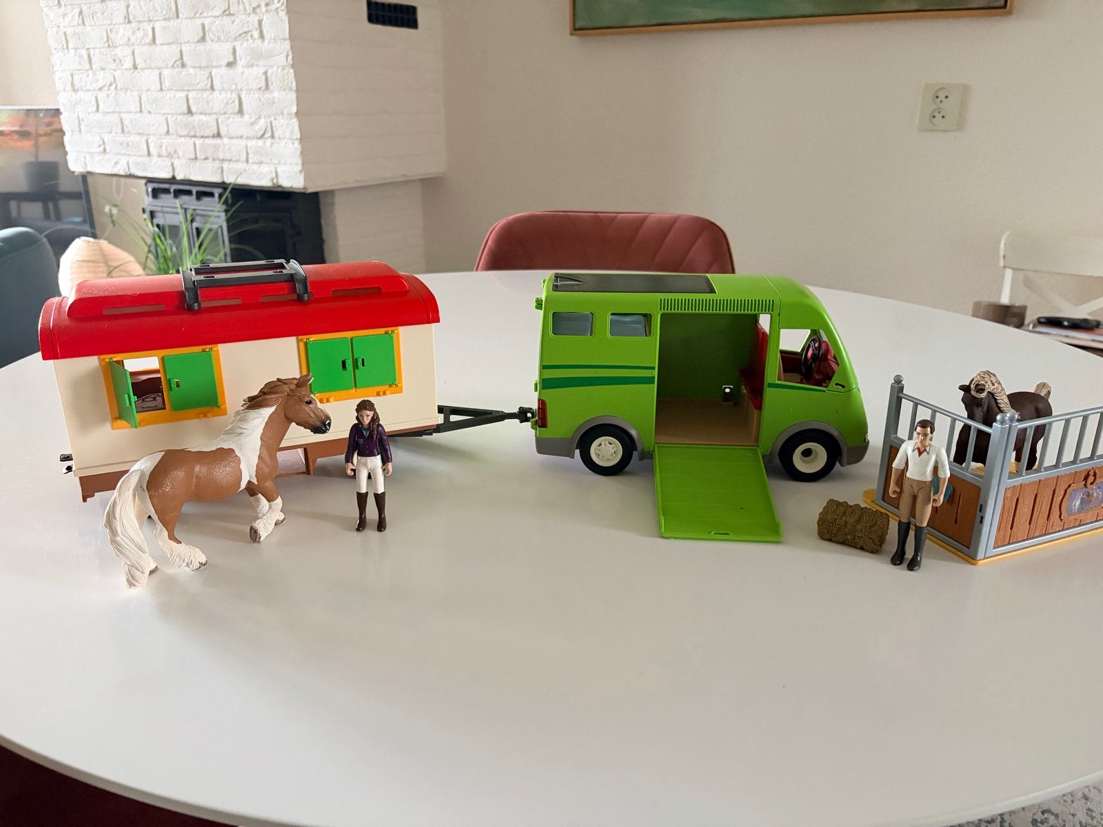 Playmobil Paarden set: trailer, busje, stal en accessoires, Ophalen of Verzenden, Gebruikt