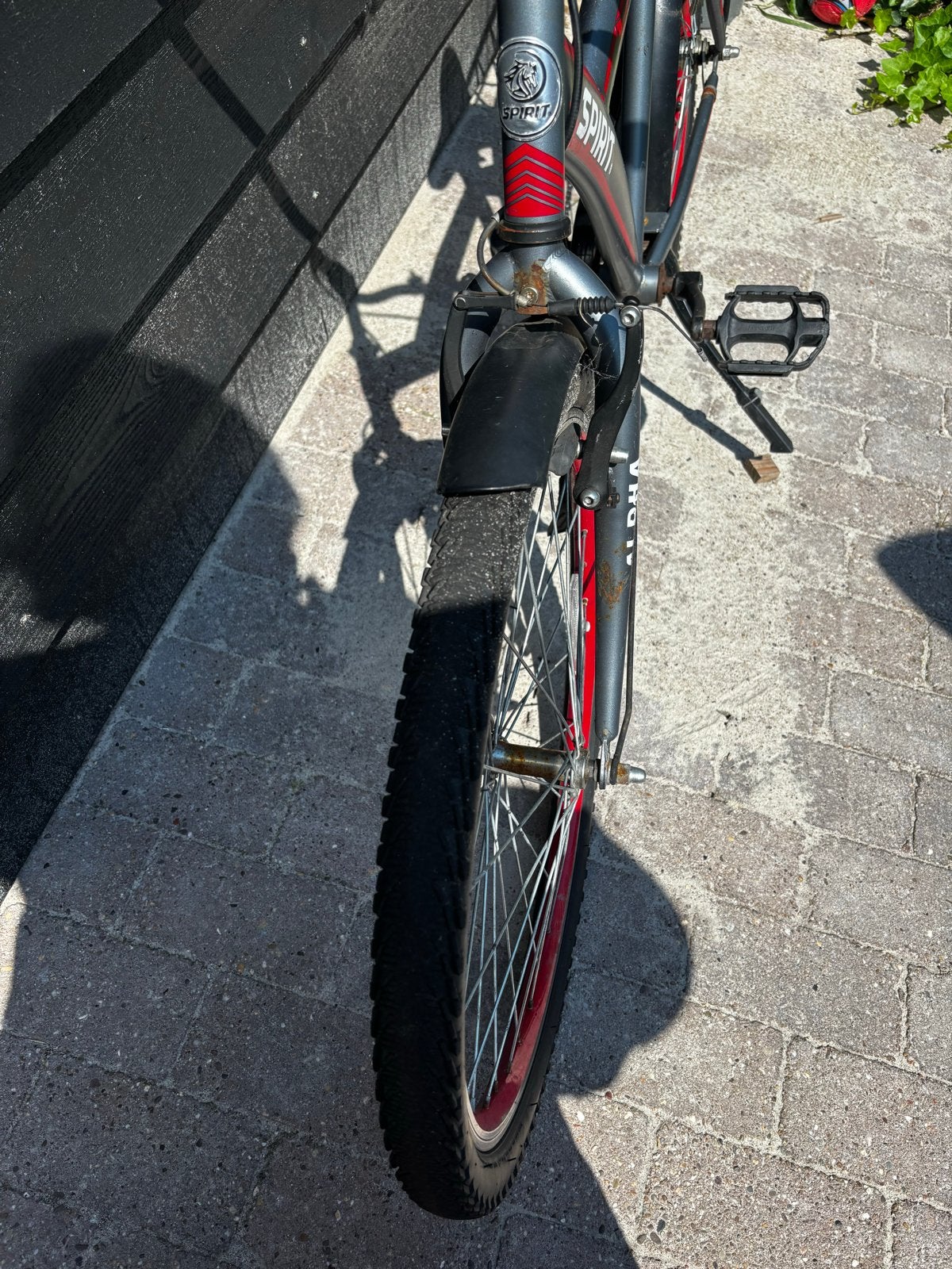 Spirit Alpha kinderfiets - grijs/rood, Ophalen, Gebruikt, Terugtraprem, 20 inch of meer