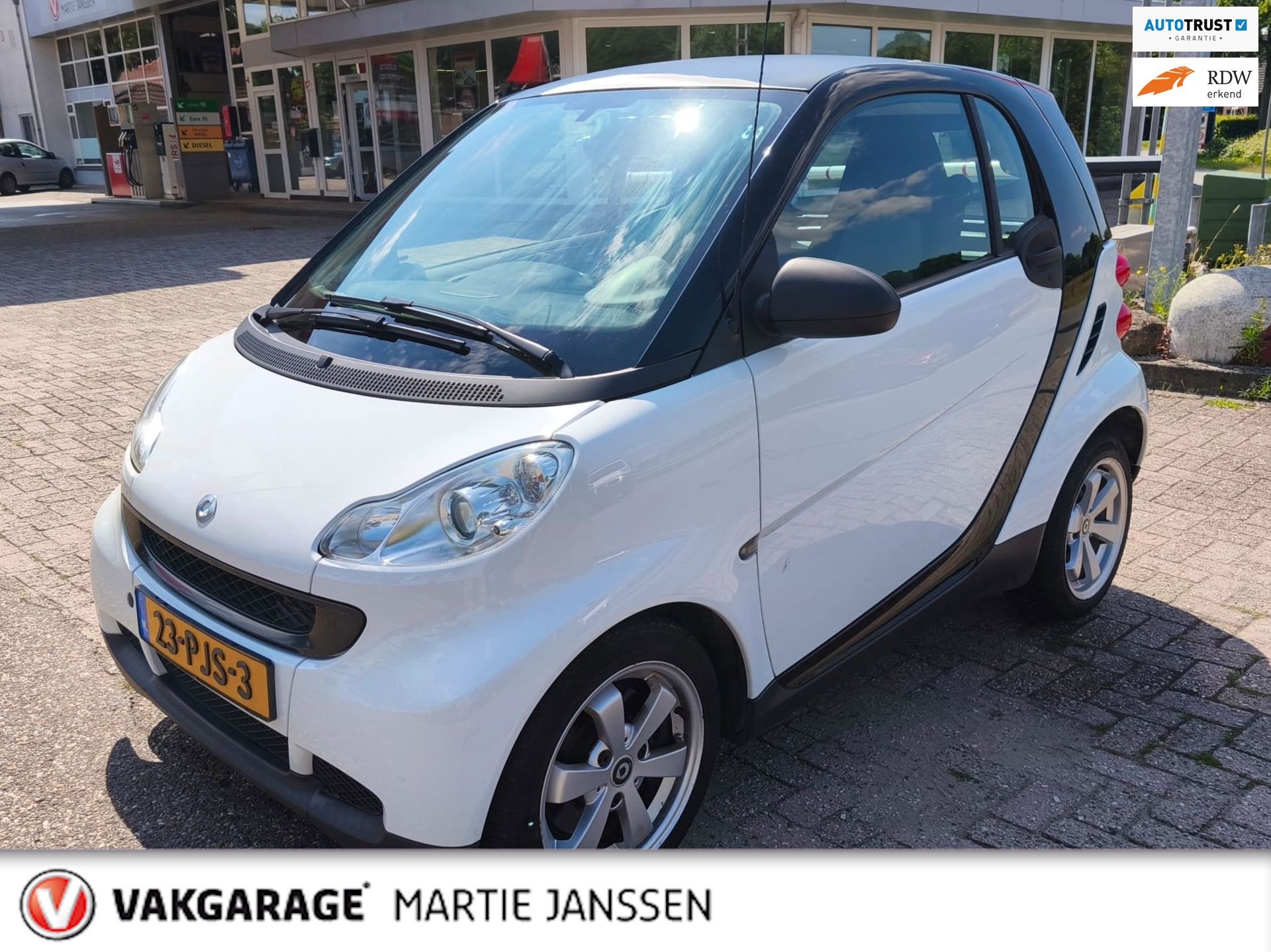 Smart Fortwo coupé 1.0 mhd Pure, Auto's, Euro 5, Gebruikt, Zwart, 18 €/maand