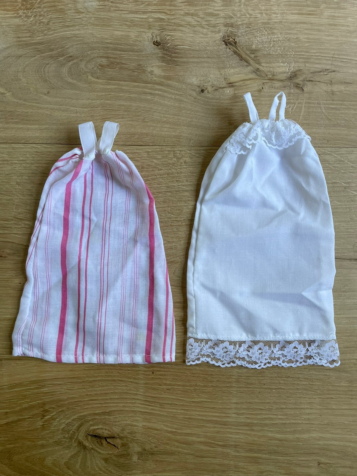 2 x Vintage Fleur Sindy Barbie nachtjapon. ️, Ophalen of Verzenden, Gebruikt, Kleertjes