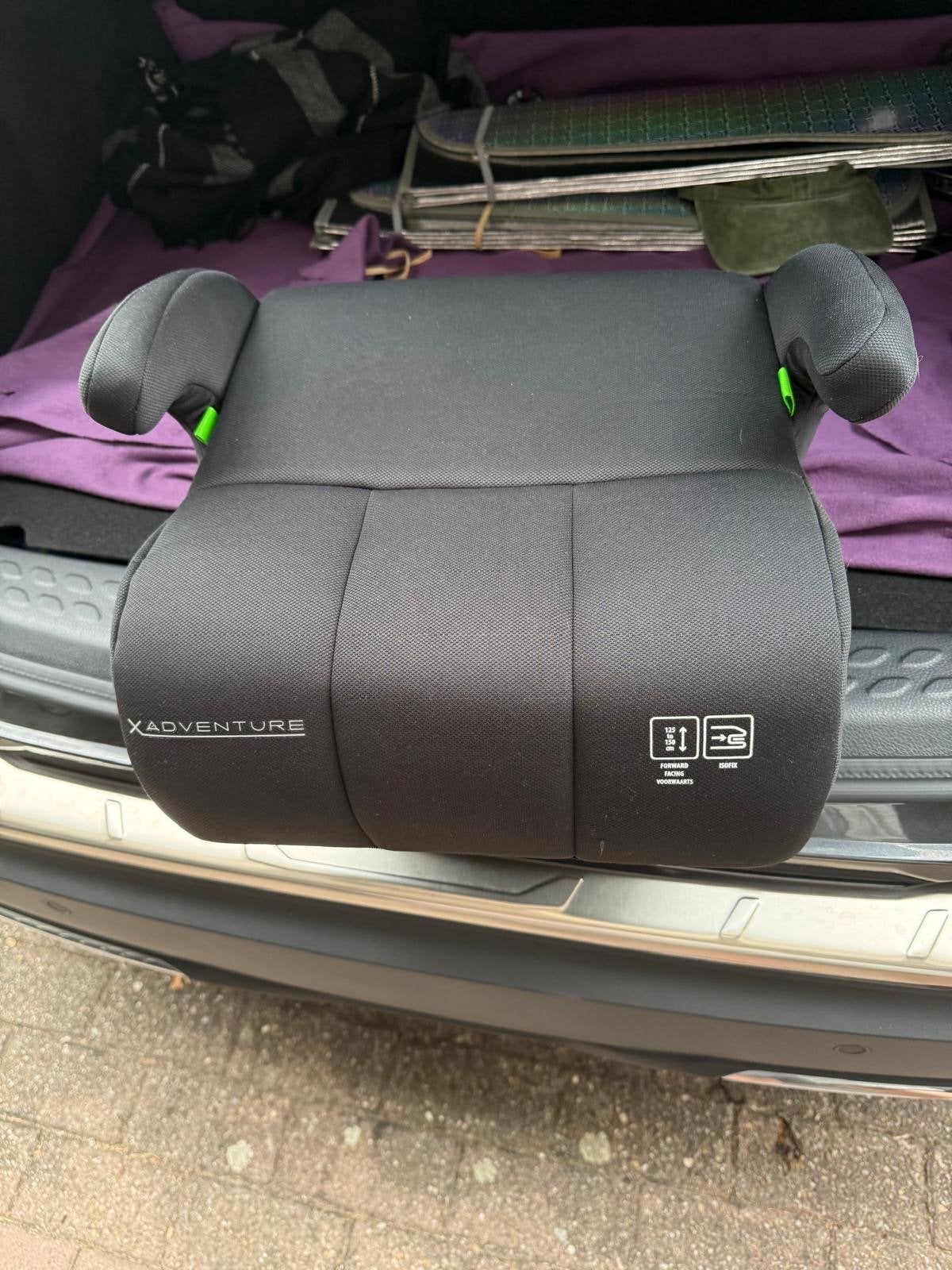 XADVENTURE Kinderzitje - Zwart, 6-12 jaar, Autogordel of Isofix, Gebruikt, 22 t/m 36 kg, Ophalen