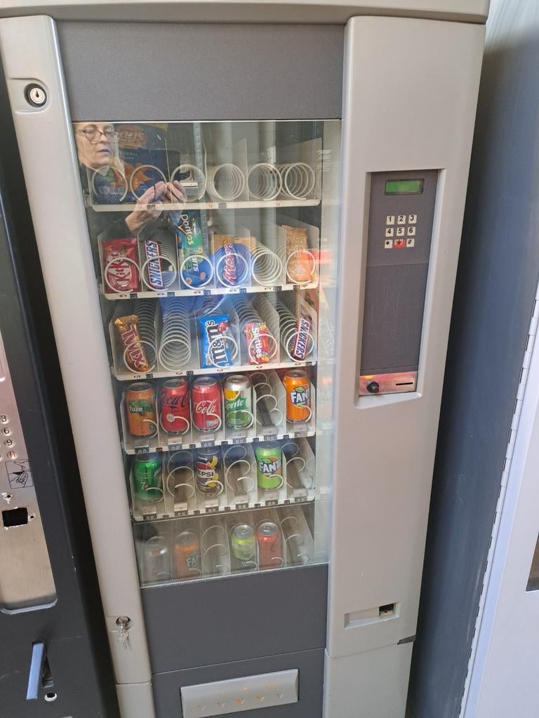 Fris/snack automaat gekoeld, Ophalen, Gebruikt