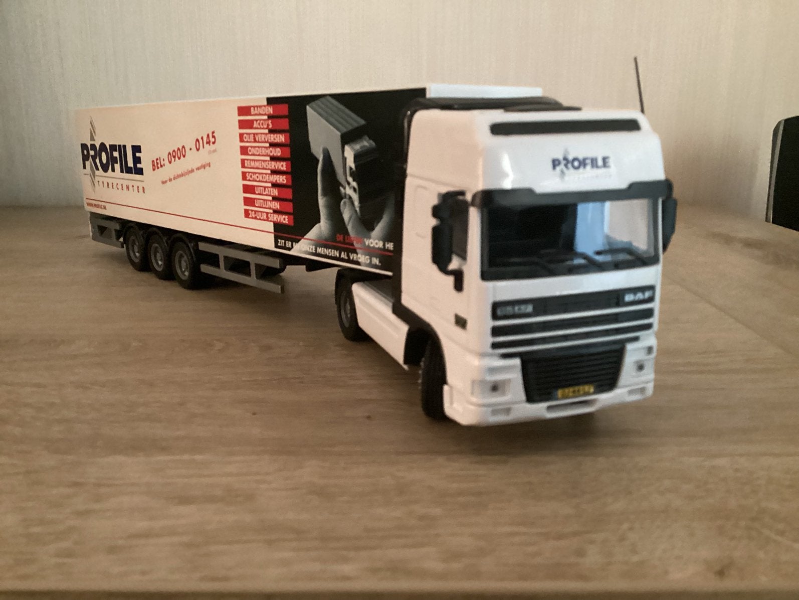 2 Vrachtwagens DAF en Volvo Spiegels spoilers Opleggers, Ophalen of Verzenden, Zo goed als nieuw, Bus of Vrachtwagen