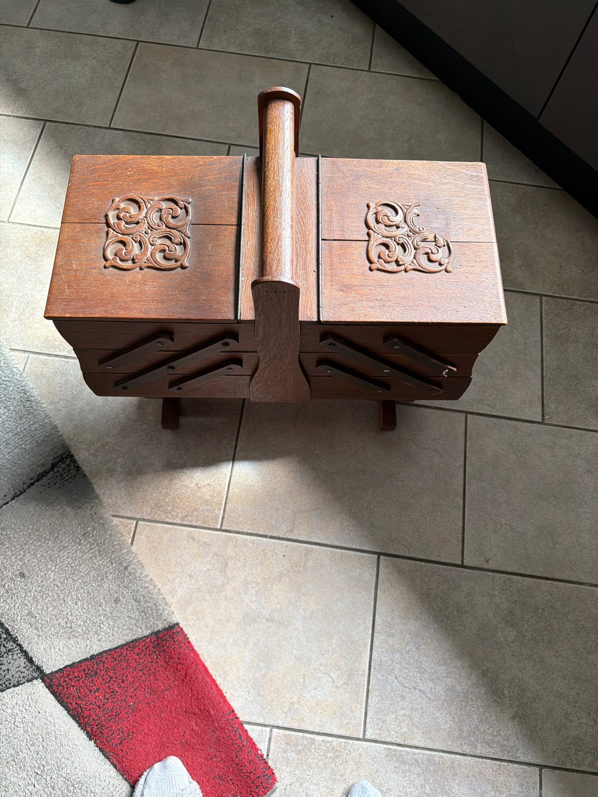 Antieke houten naaidoos met uitschuifbare vakken, Antiek en Kunst, Ophalen of Verzenden