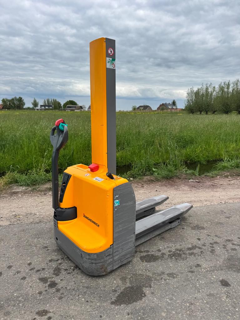 Jungheinrich EMC 110 (bj 2020), Zakelijke goederen, Machines en Bouw | Heftrucks en Intern transport, 1000 tot 2000 kg, Overige aandrijving