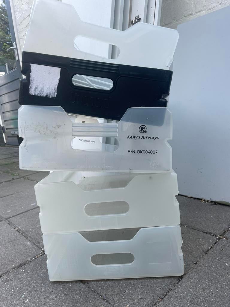 Lades trolley vliegtuig 5x, Verzamelen, Luchtvaart en Vliegtuigspotten, Ophalen, Gebruikt, Schaalmodel