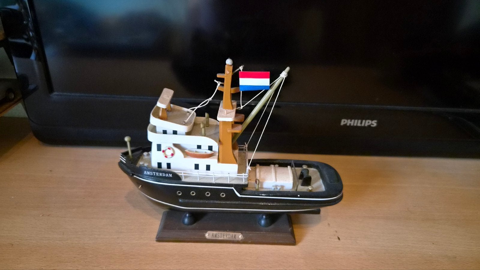 Decoratief Scheepsmodel 'Amsterdam' met Nederlandse Vlag, Verzamelen, Ophalen of Verzenden, Zo goed als nieuw