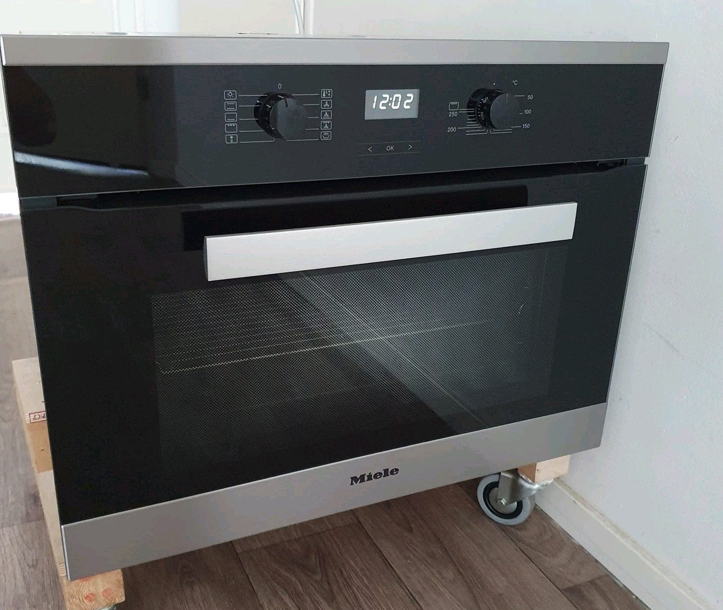 MIELE oven set: solo oven + H 6200BM combimagnetron, Witgoed en Apparatuur, Ophalen, 45 tot 50 cm, Hete lucht, Zo goed als nieuw