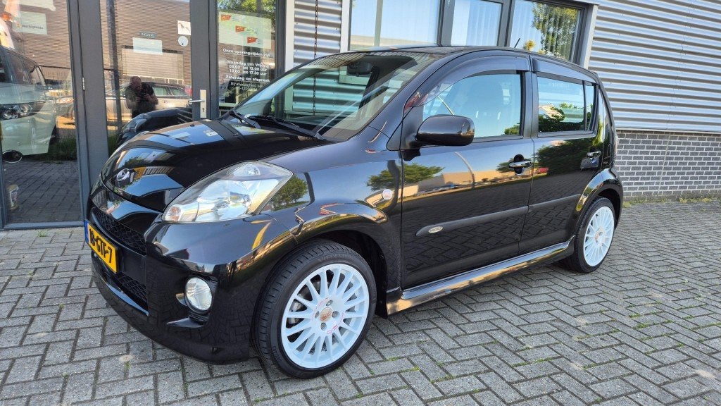 Daihatsu SIRION 1.3-16V Sport airco El ramen Centr vergrende, Gebruikt, 31 €/maand, 4 cilinders, Zwart