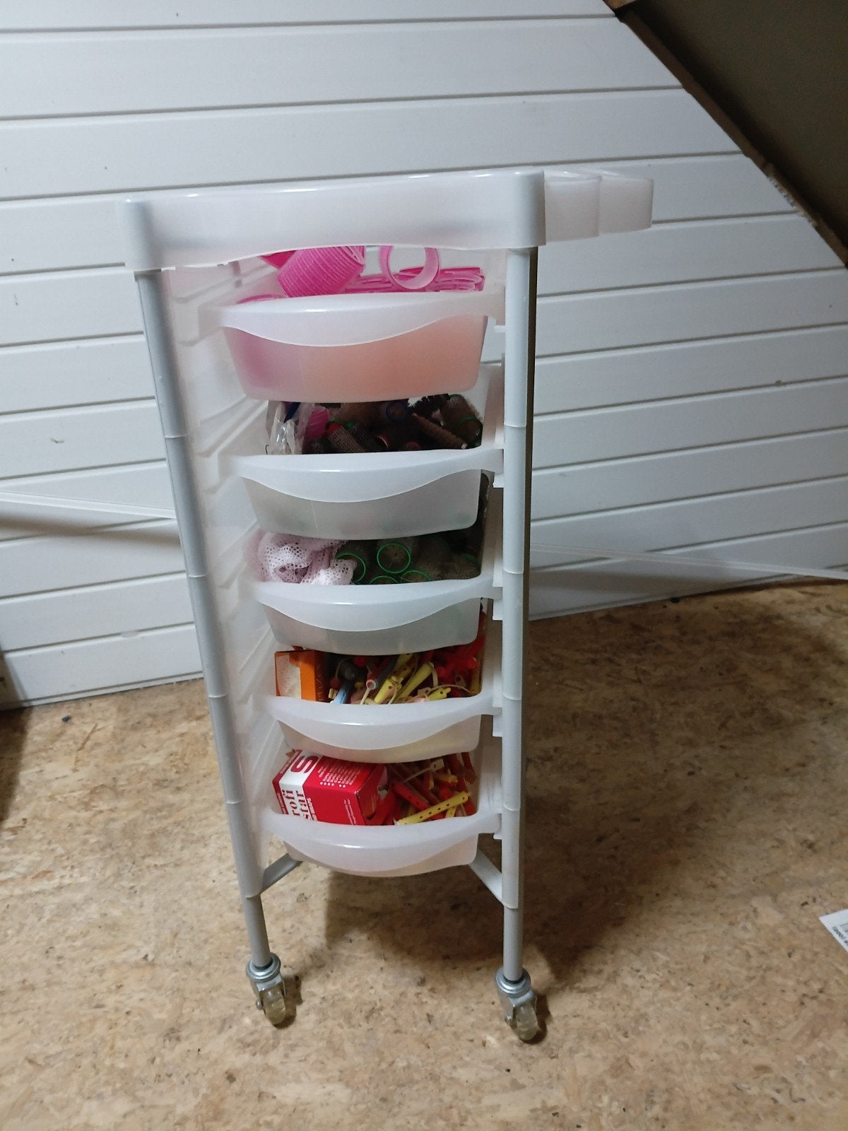 kappers trolley met inhoud en voeten bankje., Ophalen
