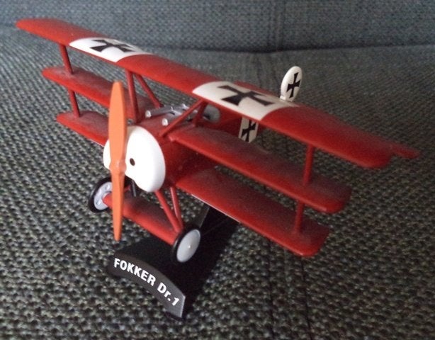 Modelvliegtuig Fokker Dr.1 Red Baron schaal 1:64 vintage, Overige merken, 1:72 tot 1:144, Ophalen of Verzenden, Zo goed als nieuw