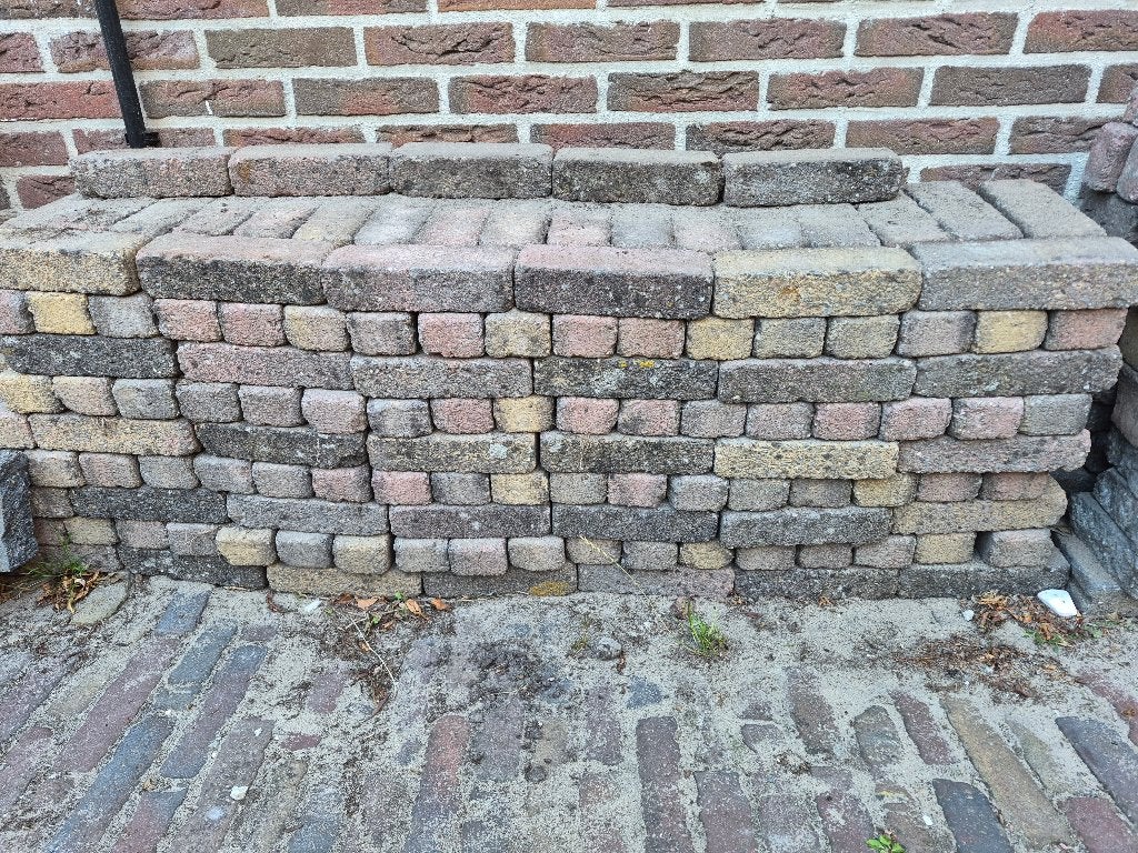 Gratis: waaltjes en opsluitbanden, Ophalen, Klinkers, Zo goed als nieuw, Minder dan 5 m²