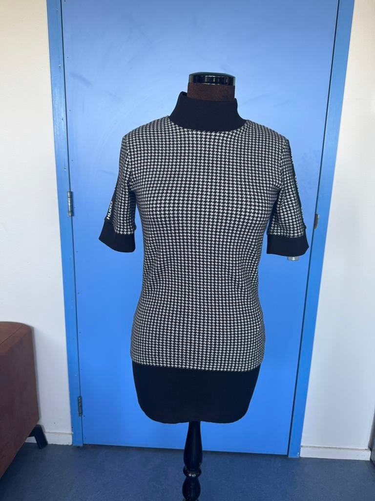 HUGO. Size XS  T-shirt basic - multi-coloured, Verzenden, Zo goed als nieuw, Maat 34 (XS) of kleiner, Korte mouw