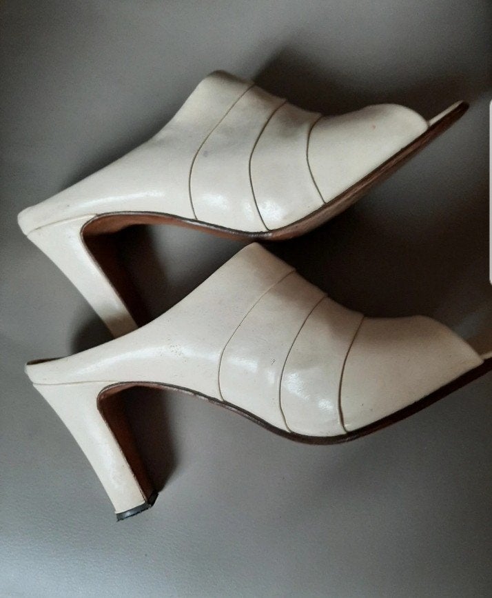Muiltjes leer met hak mt. 39, Beige, Zo goed als nieuw, David Kay, Sandalen of Muiltjes