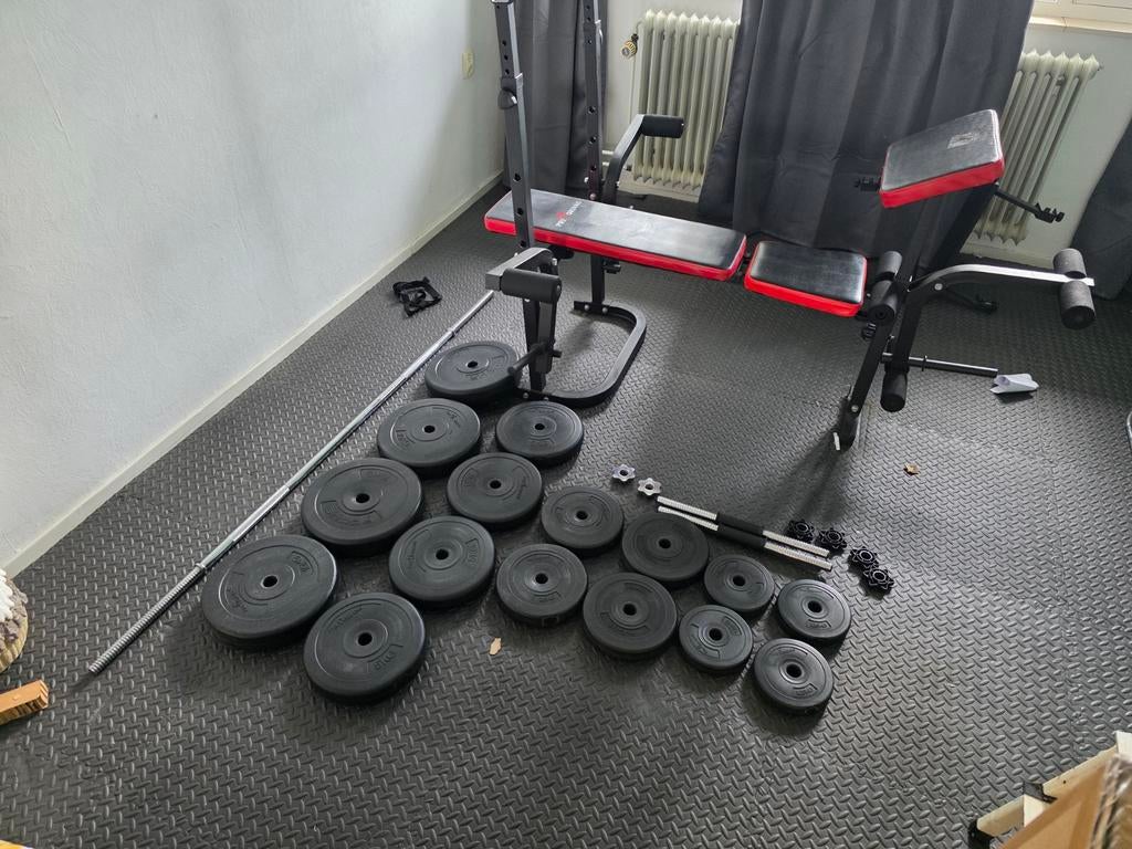 Fitnessbank met halterset en gewichten, Ophalen, Gebruikt, Benen, Fitnessbank
