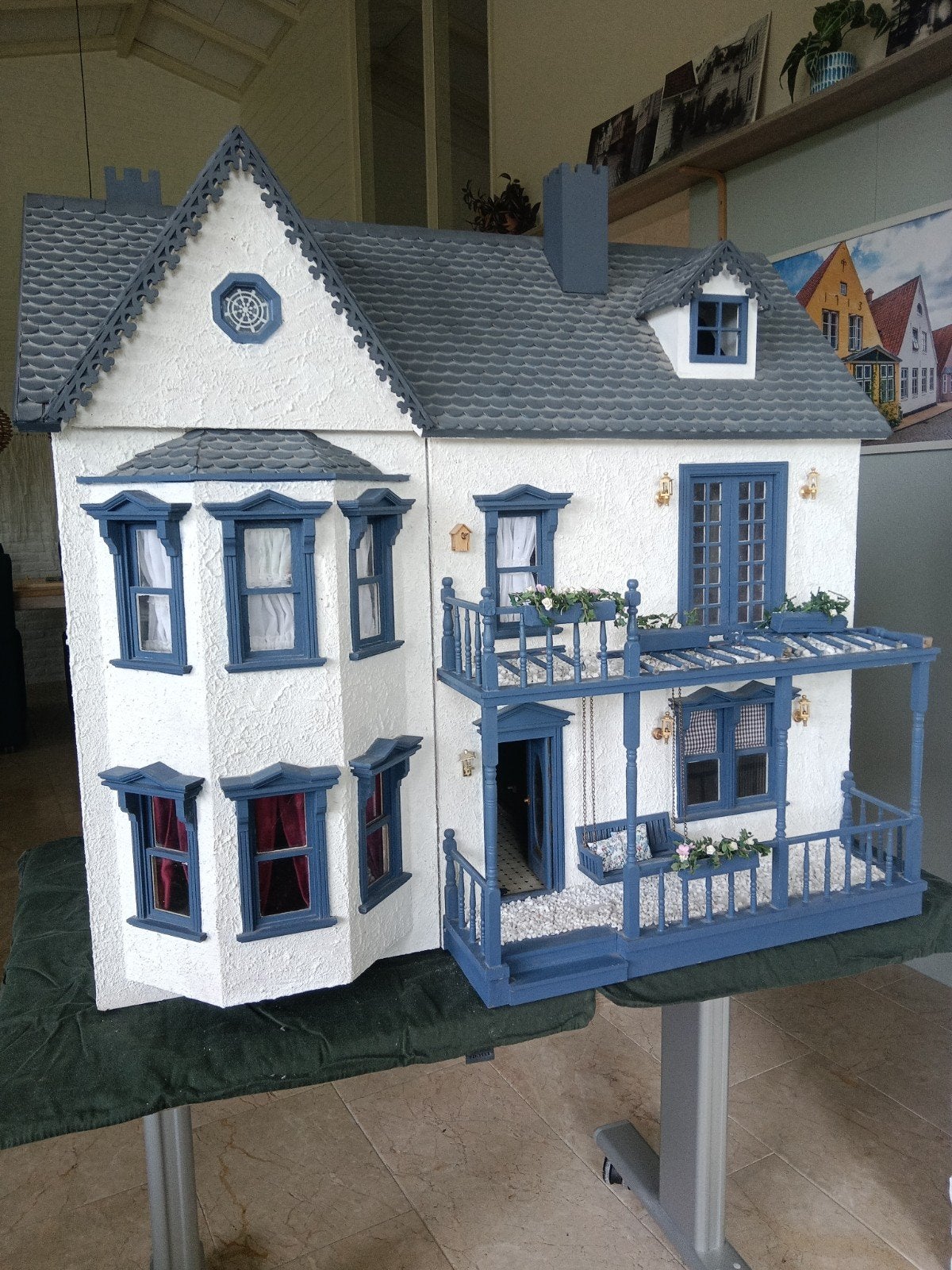 Mooi Victoriaans poppenhuis 1:12  +  gratis lampen, Verzamelen, Ophalen, Poppenhuis