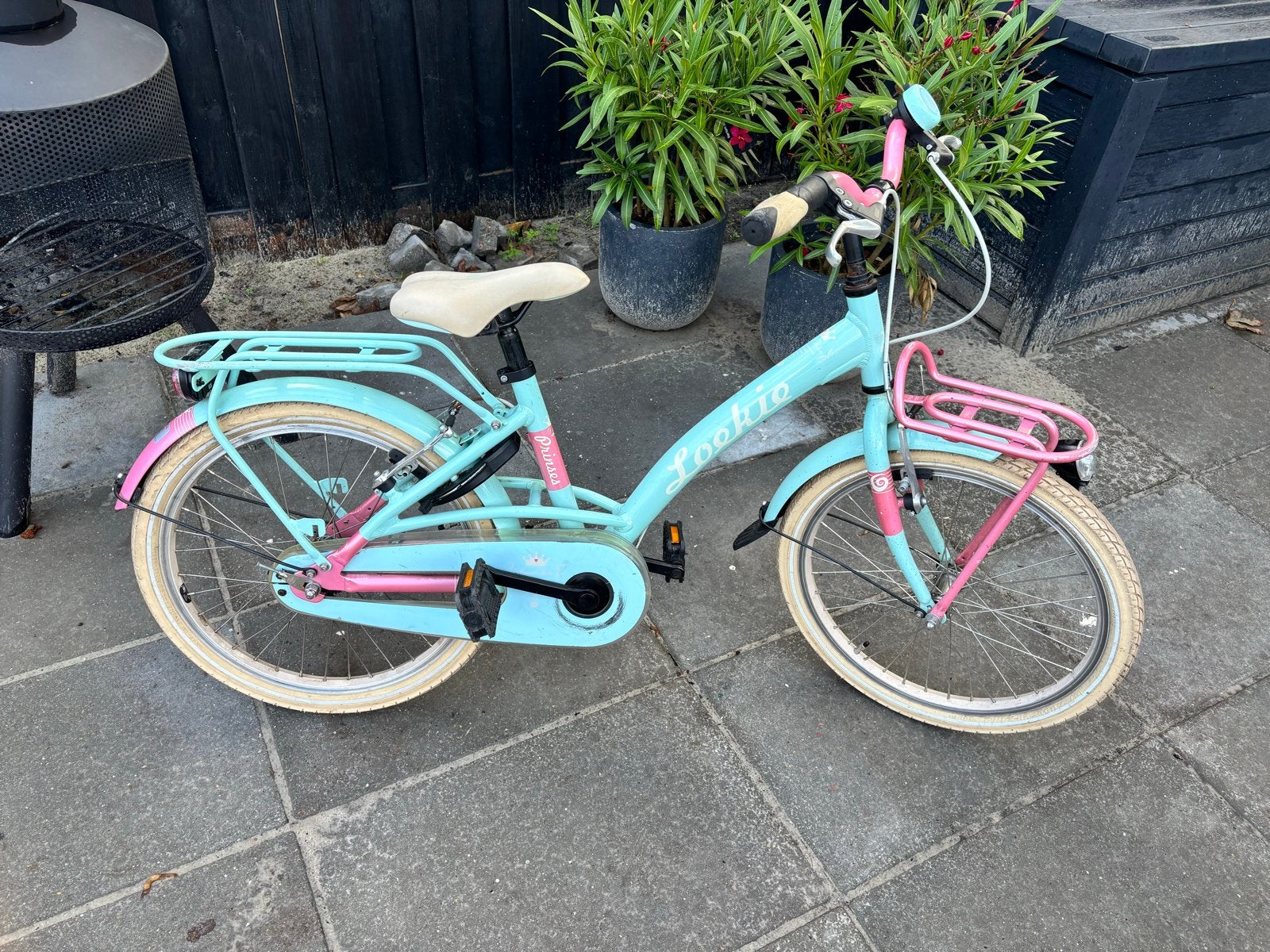 Loekie kinderfiets roze/blauw 20 inch met slot en lampen, Ophalen, Gebruikt, 20 inch of meer