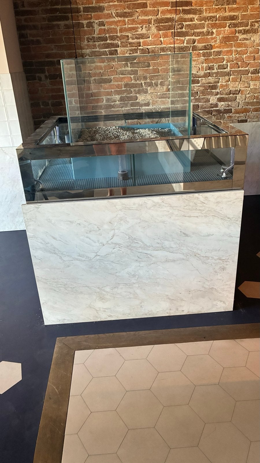 Horeca aquarium, Ophalen