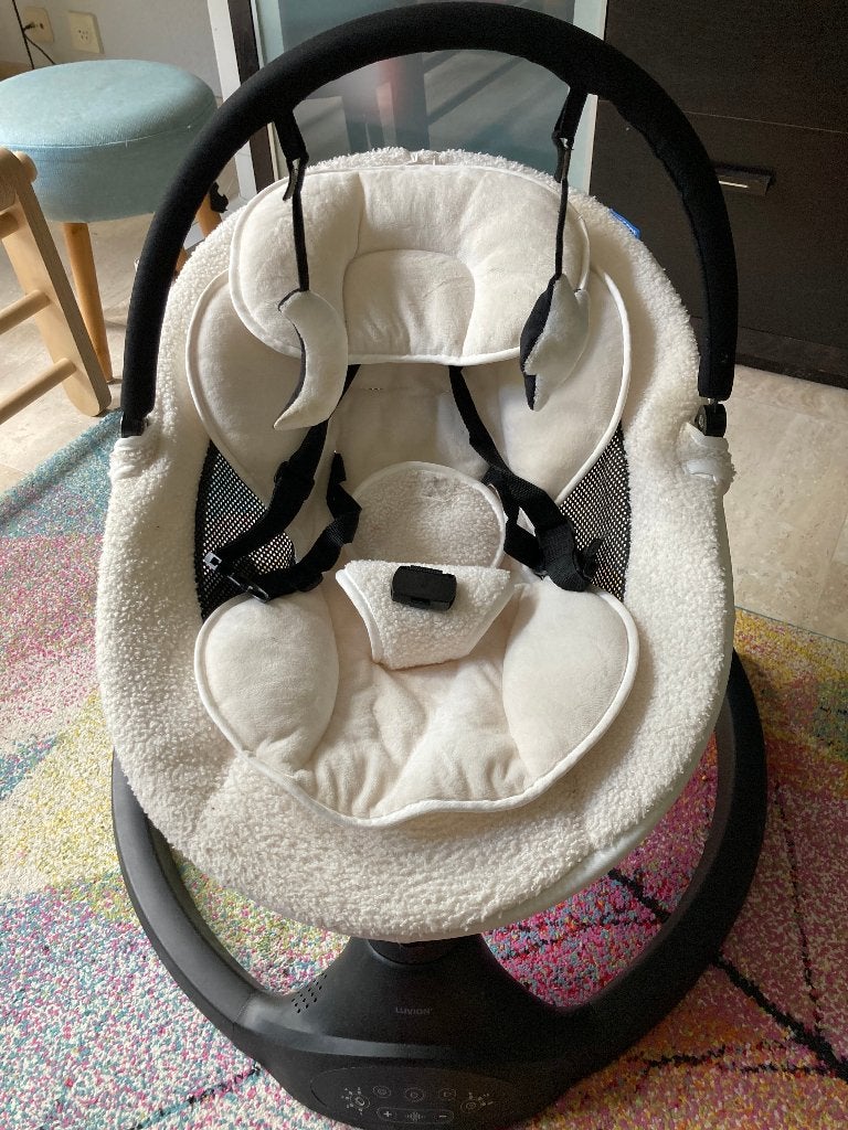 luvion baby swing, Kinderen en Baby's, Wipstoeltjes, Schommelstoel, Ophalen, Overige merken, Met gordel(s) of riempje(s)