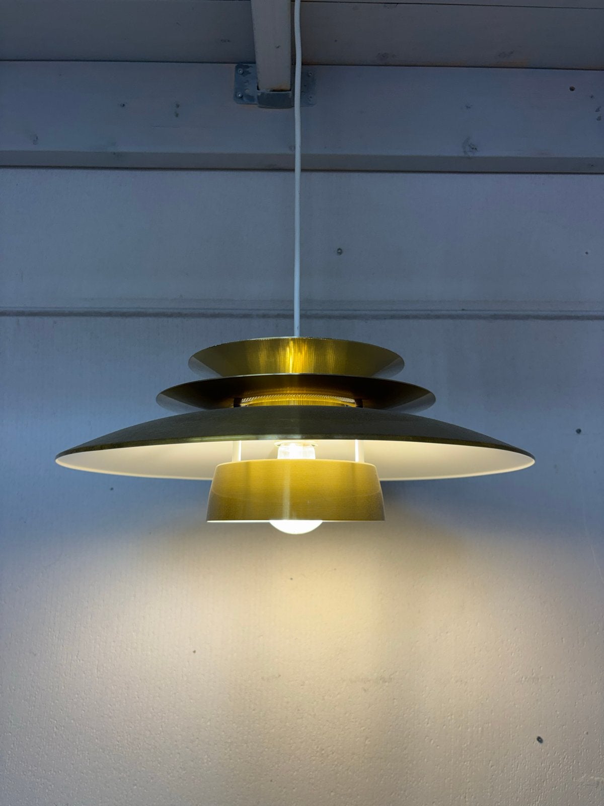 Vintage Deense hanglamp, messing, jaren '60/'70, Ophalen of Verzenden, Gebruikt, Metaal, E27 (groot)