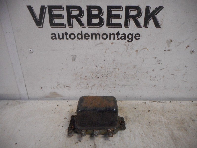 Relais Mercedes-Benz Ponton 219 (W105) M180 II (1957-01/..), Gebruikt, Mercedes-Benz AG, Mercedes-Benz, Mercedesstraße 120, Stuttgart 70372, , Duitsland
