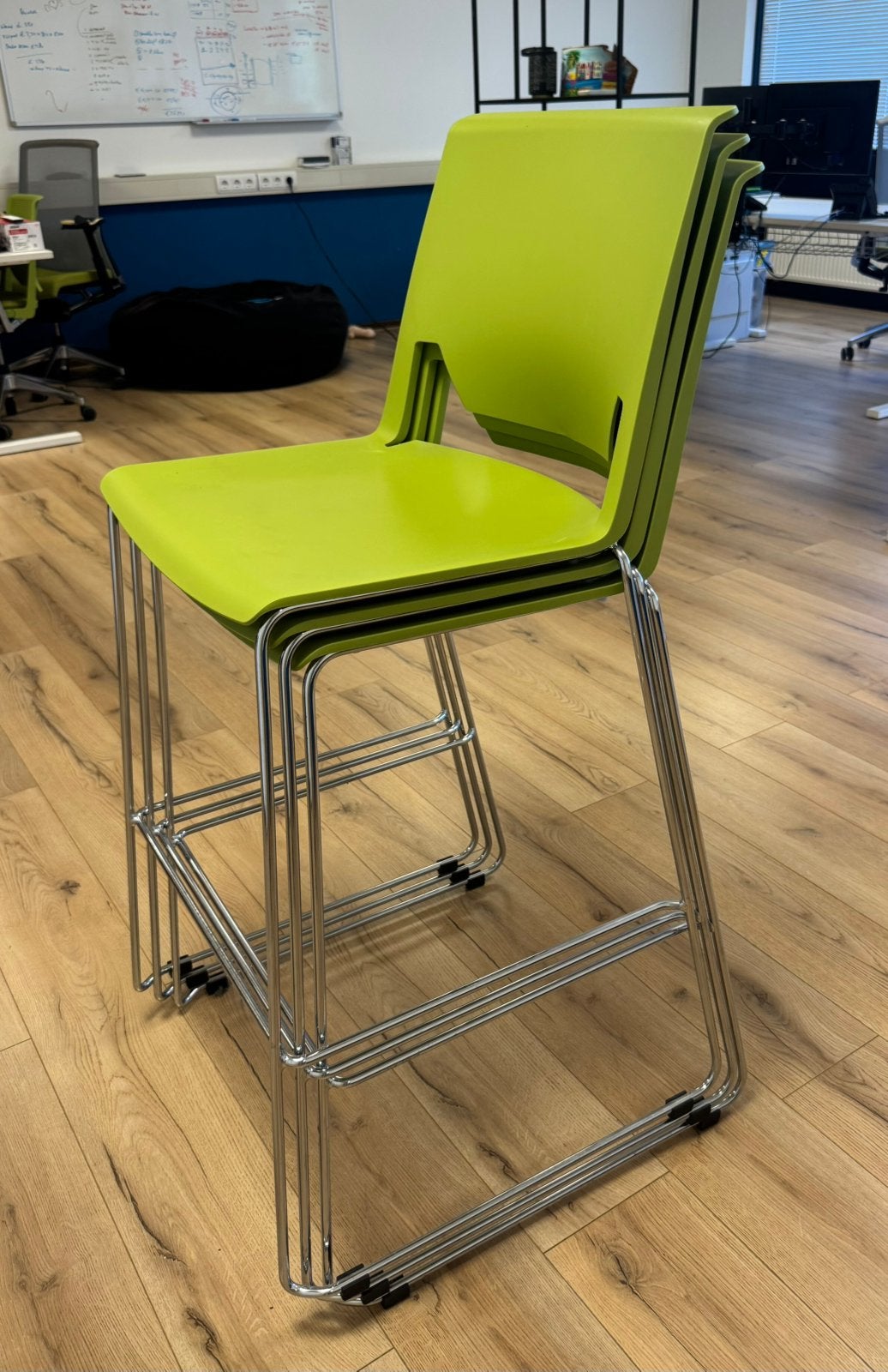 4 Hoge Groene Stoelen - Gebruikt, Ophalen, Kunststof, Gebruikt, 90 cm of meer