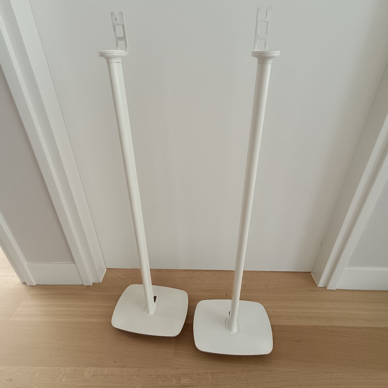 Sonos Speakerstandaarden - Wit (2 stuks), Gebruikt, Inclusief standaarden, Overige typen, Minder dan 60 watt
