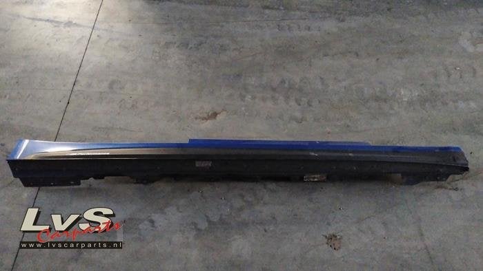Zijskirt rechts van een BMW 4-Serie (B45), Gebruikt, -, -, Ophalen of Verzenden